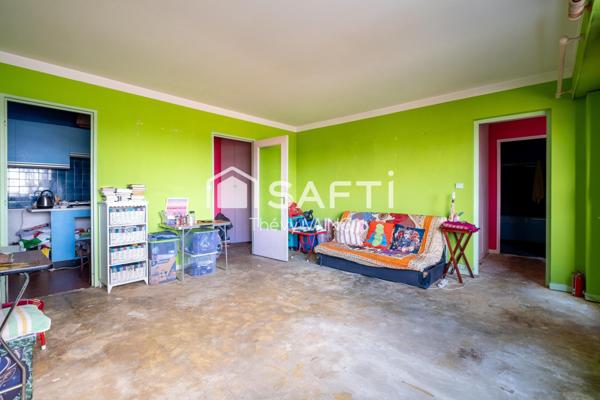 Etagé élevé, travaux à prévoir, lumineux