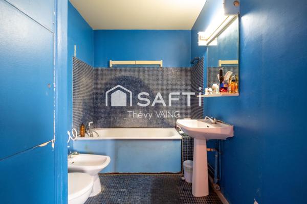 Etagé élevé, travaux à prévoir, lumineux