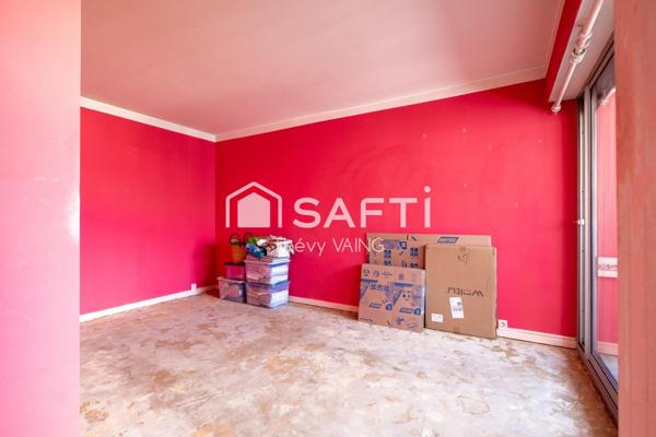 Etagé élevé, travaux à prévoir, lumineux