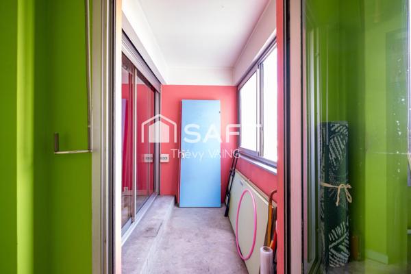 Etagé élevé, travaux à prévoir, lumineux