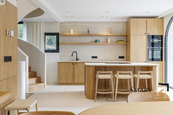 Magnifique Villa Rénové avec piscine intérieure – 220 m² – Prestations haut de gamme