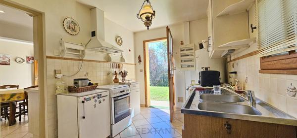 A Groléjac belle et grande maison dans bel environnement au calme au sommet d’une colline avec une vue