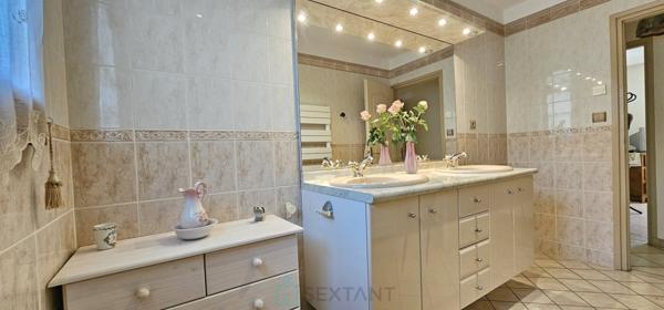 A Groléjac belle et grande maison dans bel environnement au calme au sommet d’une colline avec une vue