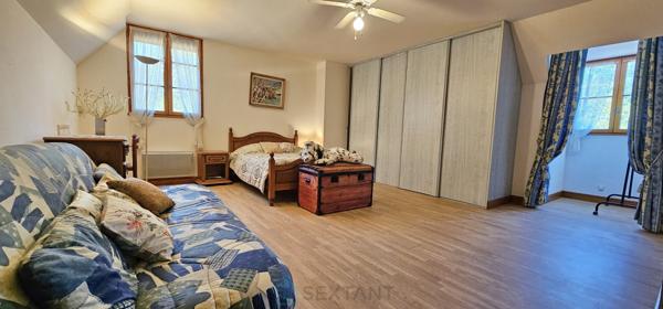 A Groléjac belle et grande maison dans bel environnement au calme au sommet d’une colline avec une vue