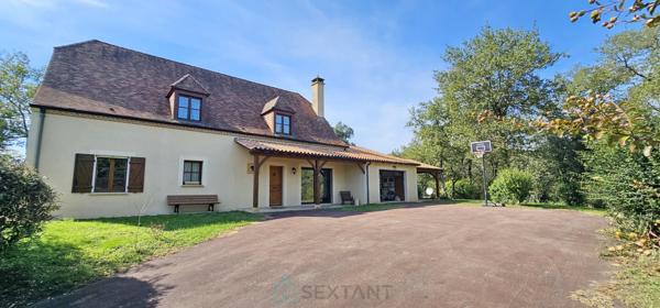 A Groléjac belle et grande maison dans bel environnement au calme au sommet d’une colline avec une vue