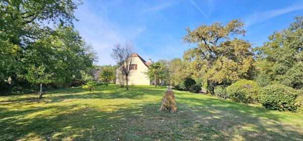 A Groléjac belle et grande maison dans bel environnement au calme au sommet d’une colline avec une vue