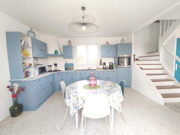 Cléder – Maison rénovée de 94 m² à 200 m de la plage, terrain de 1967 m²