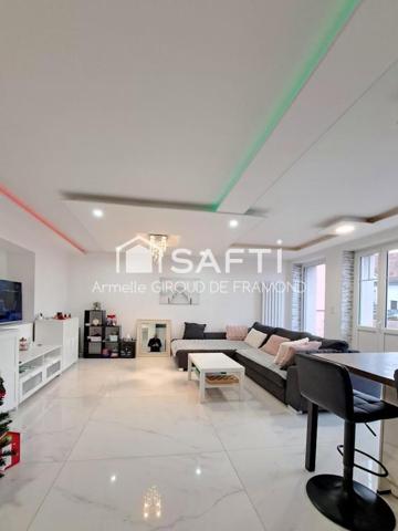 A Mulhouse dans le quartier prisé du Bas-Rebberg, belle et agréable maison mitoyenne de 194 m2, 8 pièces, 6 chambres sur terrain de 221 m2 avec terrasse-jardin, sous-sol et garage.