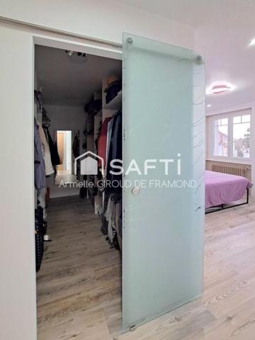 A Mulhouse dans le quartier prisé du Bas-Rebberg, belle et agréable maison mitoyenne de 194 m2, 8 pièces, 6 chambres sur terrain de 221 m2 avec terrasse-jardin, sous-sol et garage.