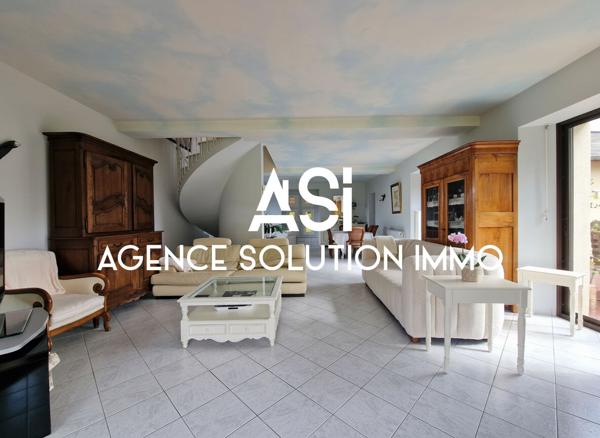 Maison 5 pièces - 143 m² habitable - Local Pro de 118 m² sur 55 639 m². de terrain.