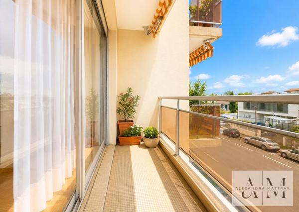 APPARTEMENT T5 avec cave et box
