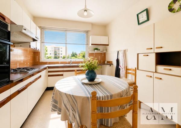 APPARTEMENT T5 avec cave et box