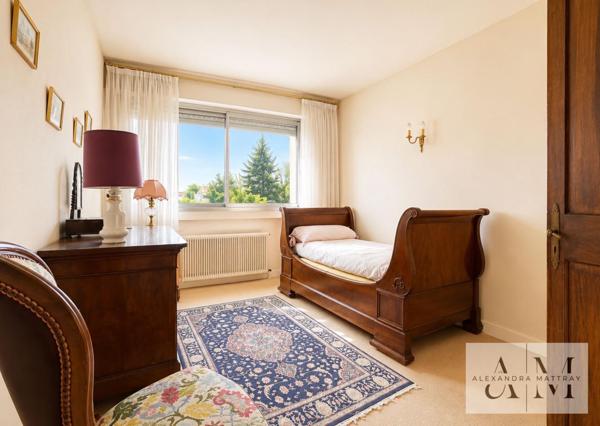 APPARTEMENT T5 avec cave et box