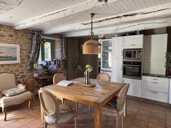 Maison à RIANTEC, 56670 - 8 pièces 200m²