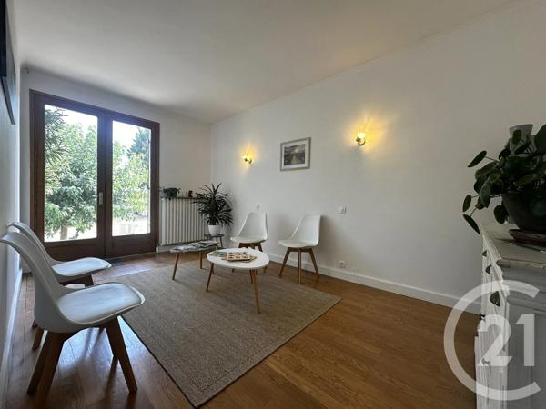 Maison à vendre  7 pièces - 179 m 2   ST VULBAS  - 01