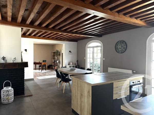 Maison à vendre  7 pièces - 179 m 2   ST VULBAS  - 01