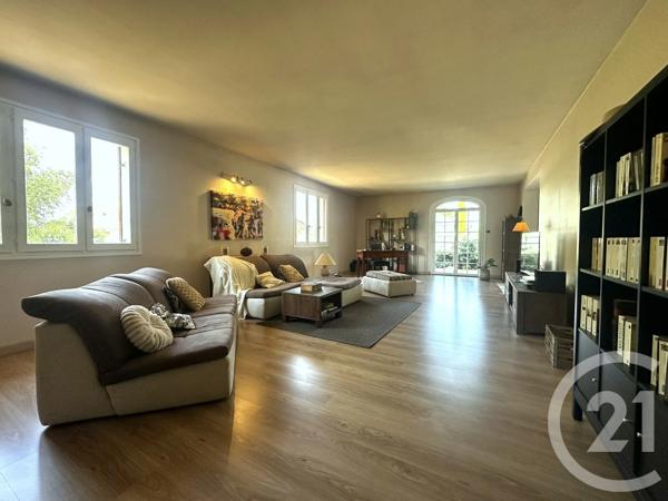 Maison à vendre  7 pièces - 179 m 2   ST VULBAS  - 01