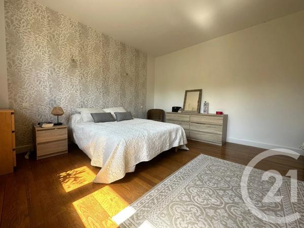Maison à vendre  7 pièces - 179 m 2   ST VULBAS  - 01