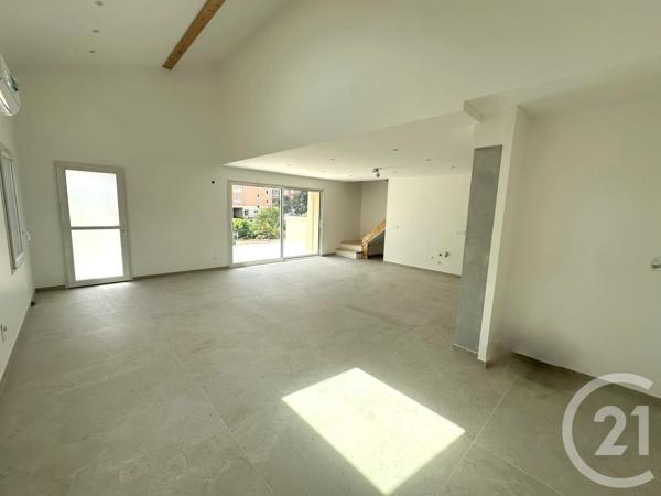 Appartement T4 à vendre  4 pièces - 103,55 m 2   MEXIMIEUX  - 01