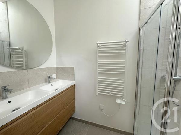 Appartement T4 à vendre  4 pièces - 103,55 m 2   MEXIMIEUX  - 01