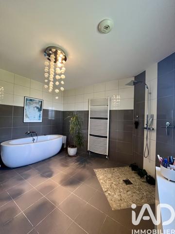 Maison à vendre 8 pièces 244 m² Montignac