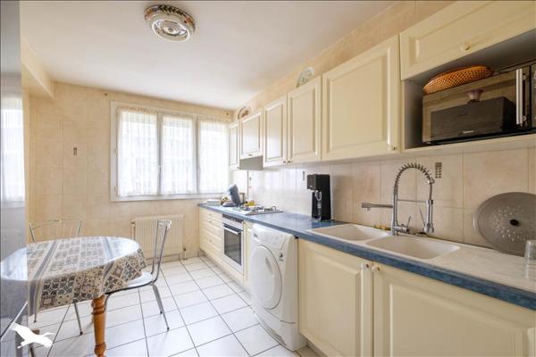 Appartement à vendre |  Saint-Priest |  5 pièces | 98 m²