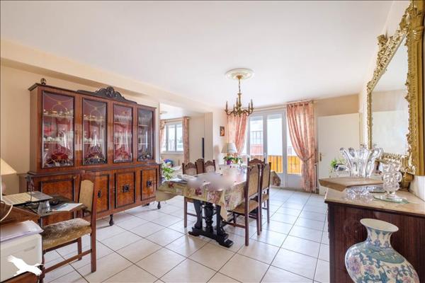 Appartement à vendre |  Saint-Priest |  5 pièces | 98 m²