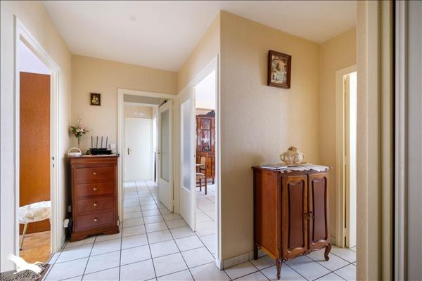 Appartement à vendre |  Saint-Priest |  5 pièces | 98 m²