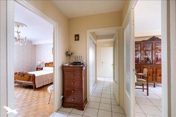 Appartement à vendre |  Saint-Priest |  5 pièces | 98 m²