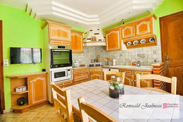 BONNEVAL  MAISON 139 M² et HANGAR 250 M²