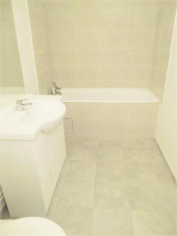 STUDIO AVEC EXTERIEUR -RUE ARMAND CARREL-