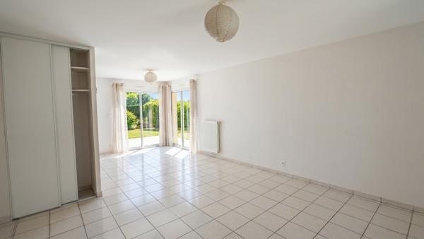 BEAU PLAIN PIED SECTEUR EST