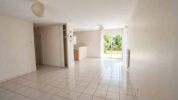BEAU PLAIN PIED SECTEUR EST