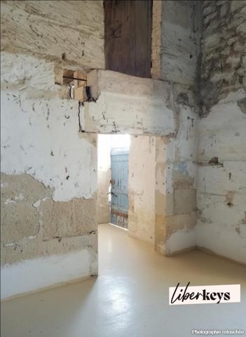 EXCLUSIVITÉ – Saint-Georges-des-Coteaux – Ensemble de bâtis à réhabiliter – Axe passant