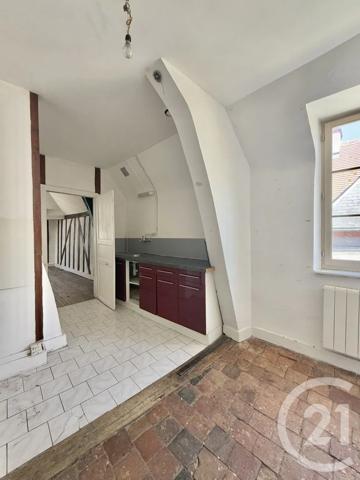 Immeuble à vendre  359,23 m 2   MOULINS  - 03