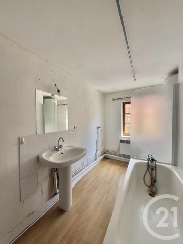 Immeuble à vendre  359,23 m 2   MOULINS  - 03