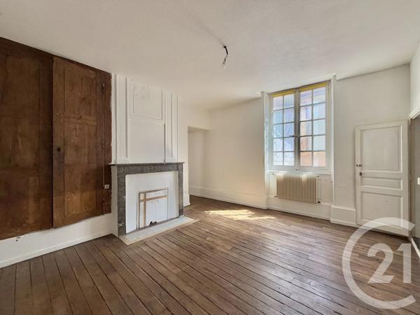 Immeuble à vendre  359,23 m 2   MOULINS  - 03