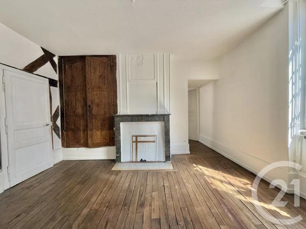 Immeuble à vendre  359,23 m 2   MOULINS  - 03