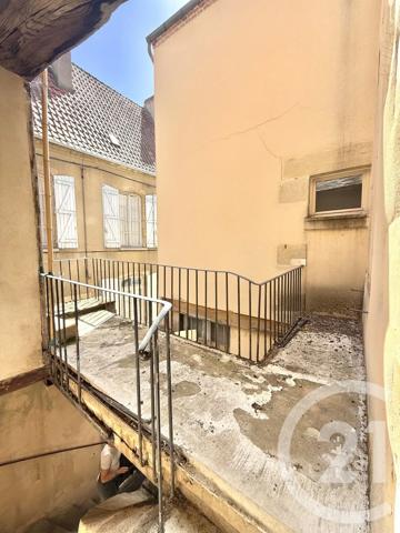 Immeuble à vendre  359,23 m 2   MOULINS  - 03