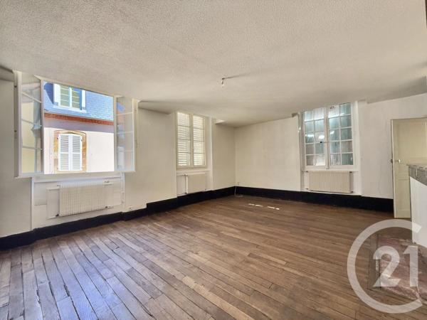 Immeuble à vendre  359,23 m 2   MOULINS  - 03
