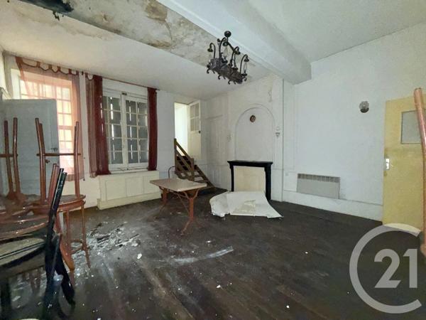 Immeuble à vendre  359,23 m 2   MOULINS  - 03