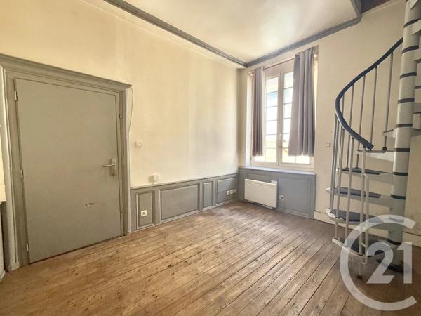 Immeuble à vendre  359,23 m 2   MOULINS  - 03