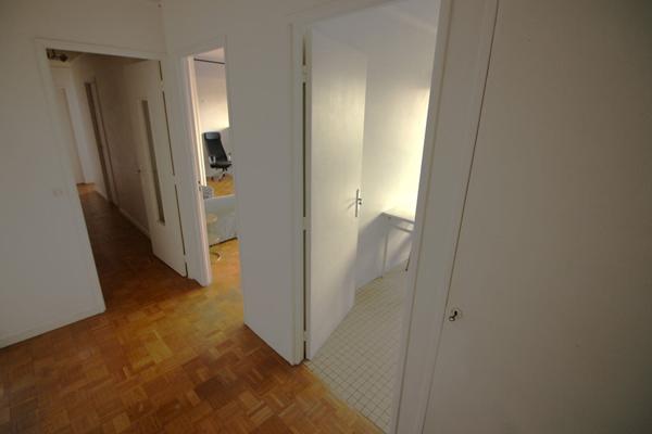 Appartement 3 pièces 2 chambres + cave et parking - location meublée