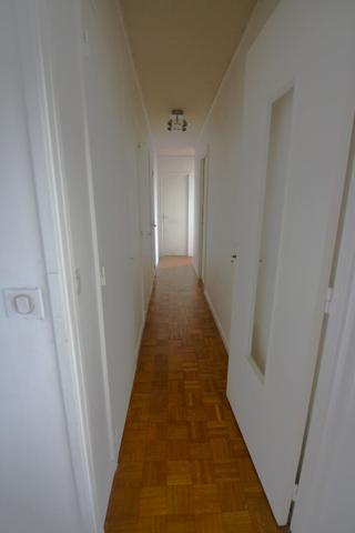 Appartement 3 pièces 2 chambres + cave et parking - location meublée