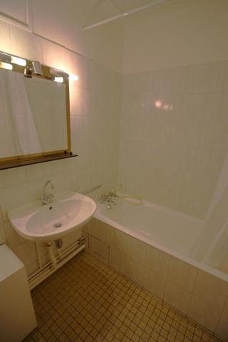 Appartement 3 pièces 2 chambres + cave et parking - location meublée