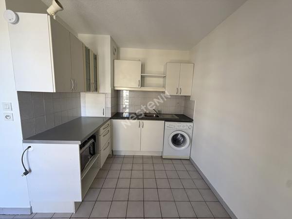 Villeurbanne T2 43 m² rénové , Terrasse + balcon + cave + garage (en supplément)