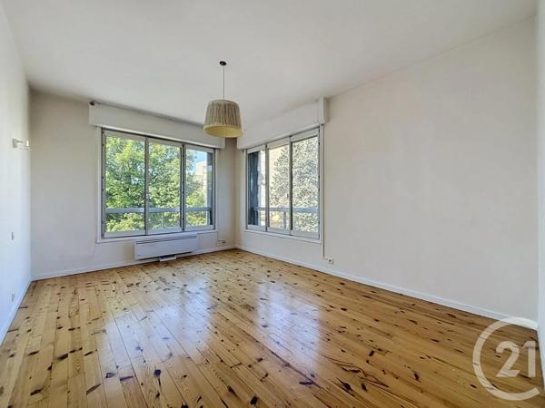 Appartement F4 à vendre  5 pièces - 106 m 2   LE PUY EN VELAY  - 43