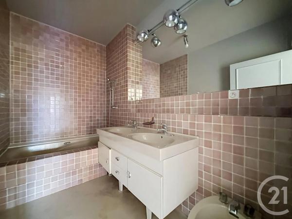 Appartement F4 à vendre  5 pièces - 106 m 2   LE PUY EN VELAY  - 43