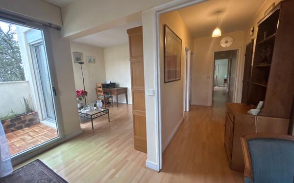 Appartement à vendre    4 pièces • 83,04 m2 Saint-Gratien