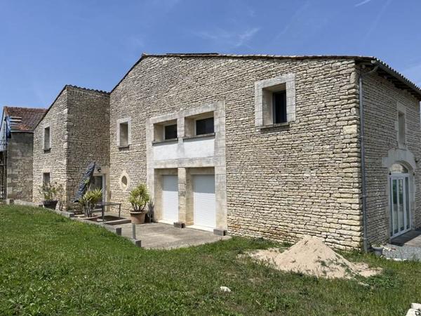 Maison à vendre |  Mauzé-sur-le-Mignon |  6 pièces | 220 m²